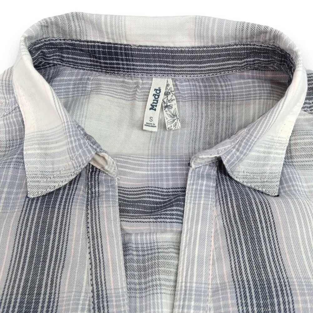 MUDD-Women's-Plaid-Gray-Black-Pink-SMALL-pullover-V Neck-Long Sleeve-Pockets - Picture 6 of 16